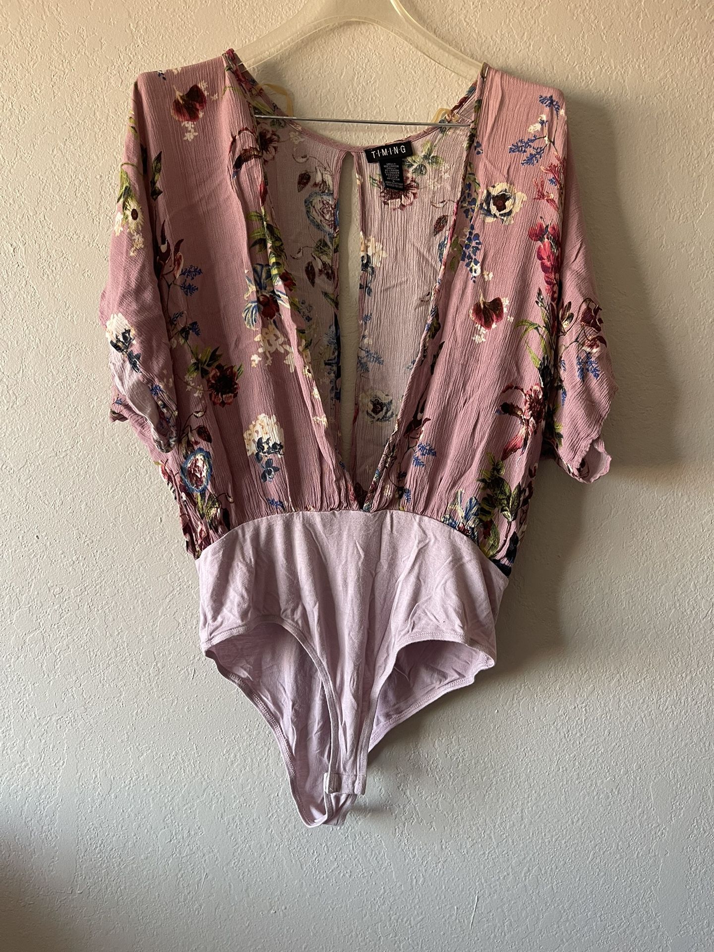 Timing, Women’s Lavender Floral Print Kimono Sleeve Bodysuit, Size L