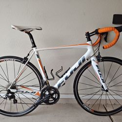 Fuji Altamira Road Bike M/L 56