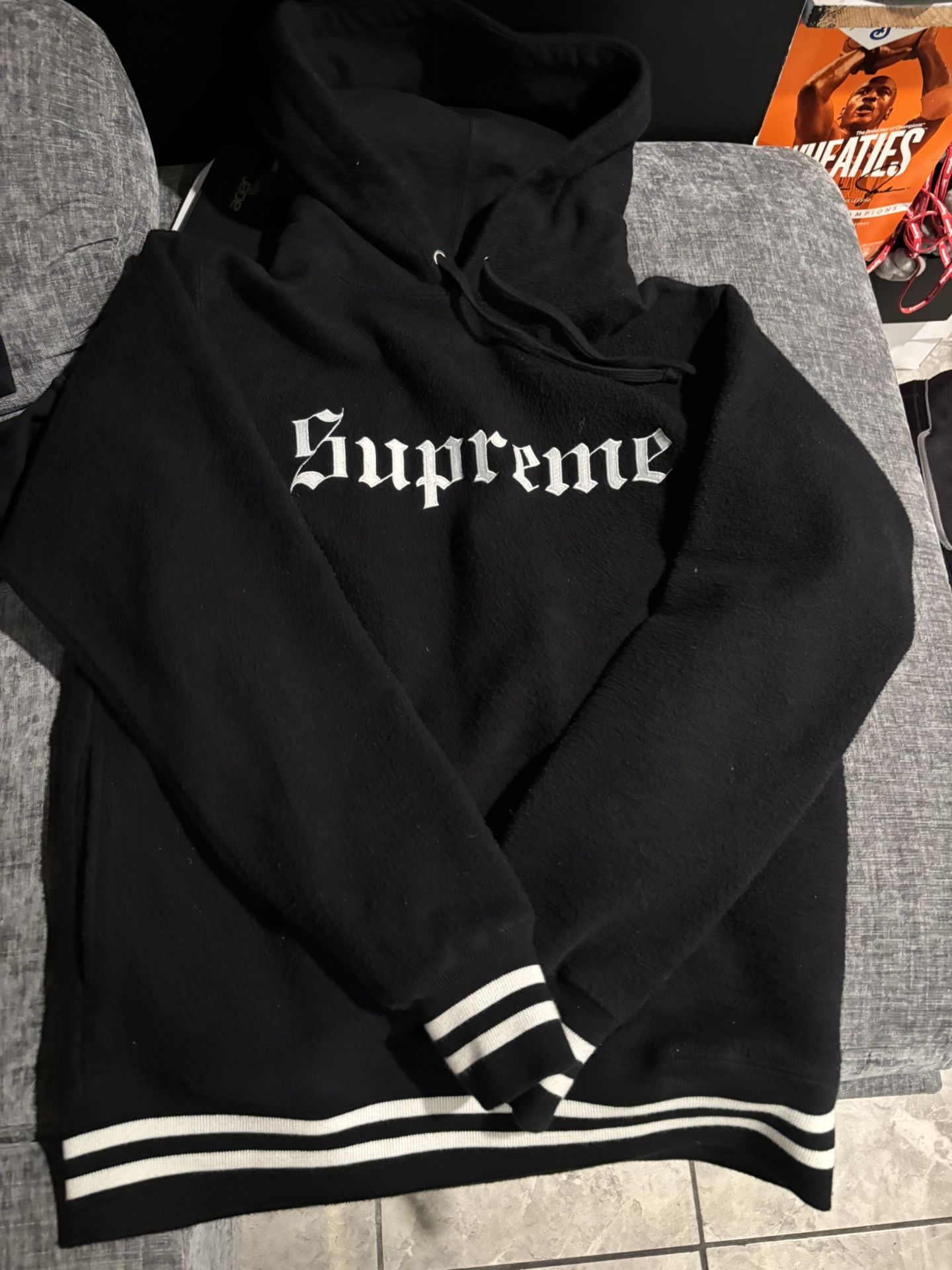 Supreme Hoodie