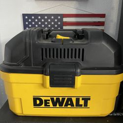DEWALT DXV04T Portable 4 Gallon Wet/Dry Vacuum, Yellow