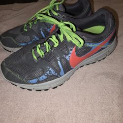 Women's Nike Shoes Size 7