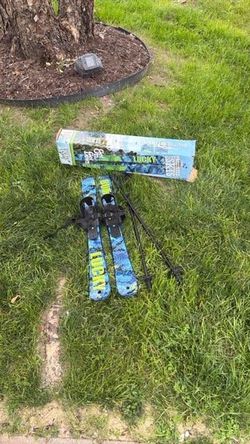 Youth beginner skis