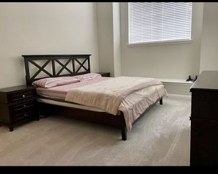 King size Bedroom set