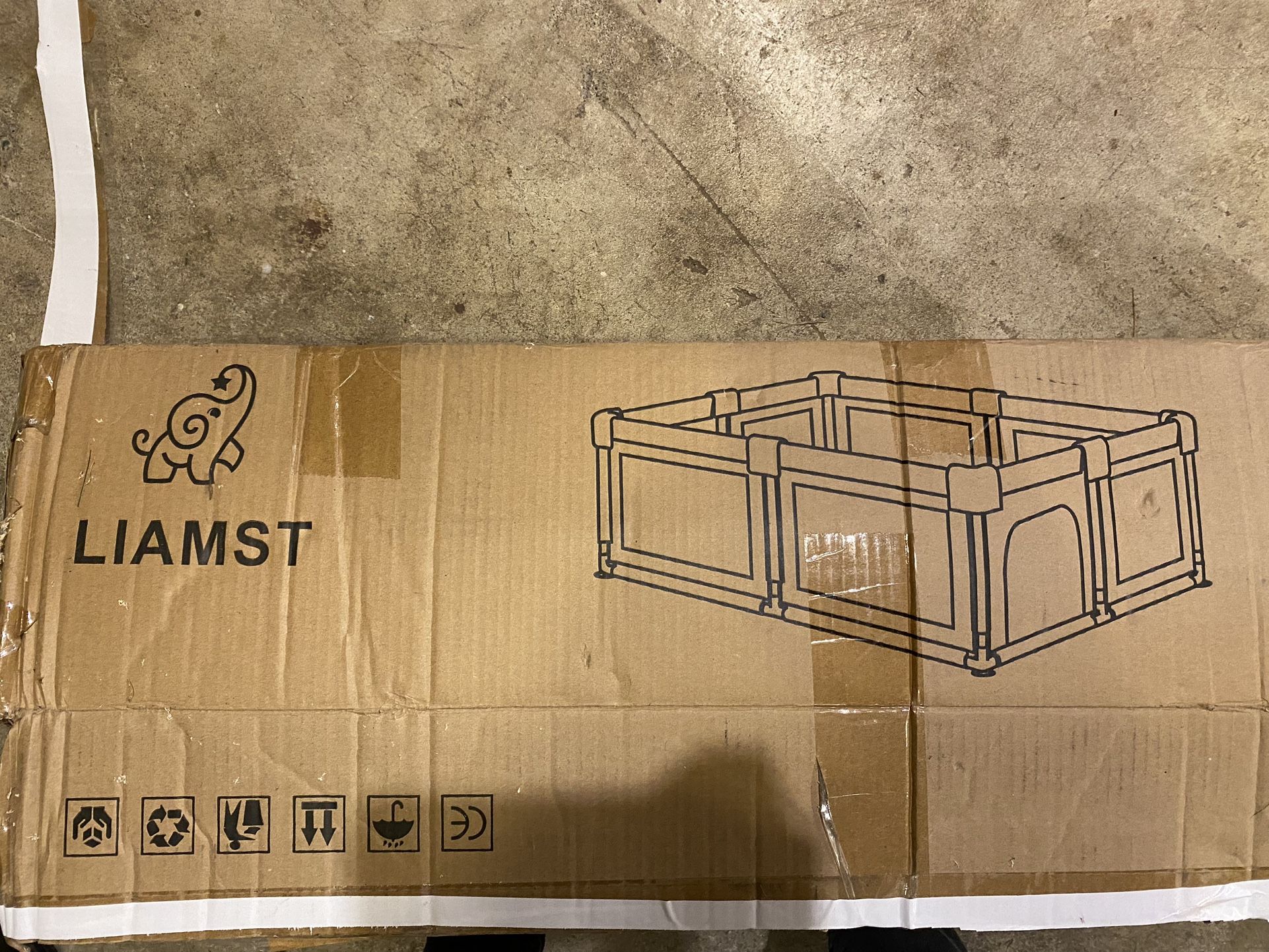 NEW In Box Liamst Baby Playpen 200x180x68cm (79x71x27inch)