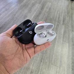 Beats Studio Buds 