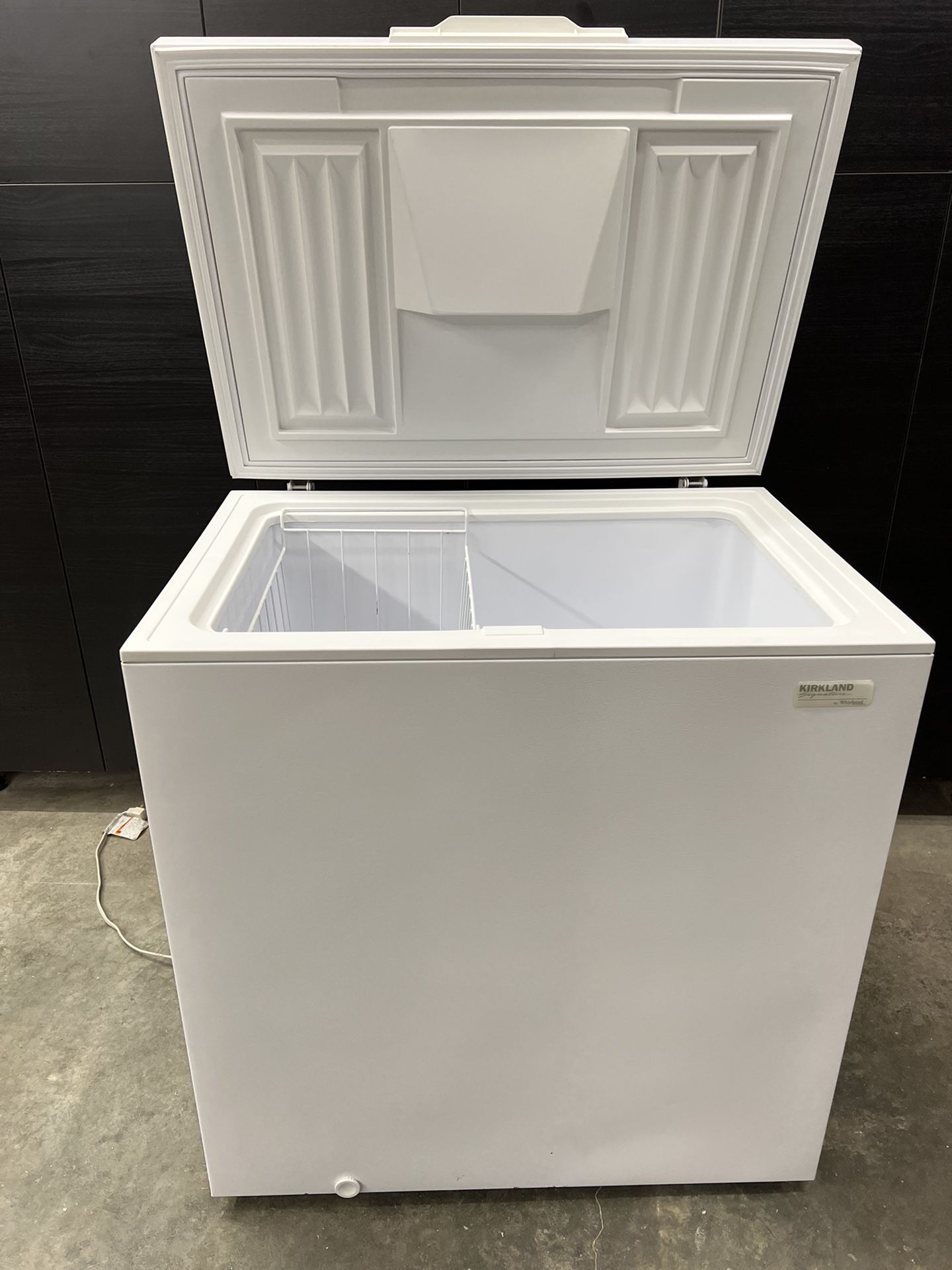 Kirkland/Whirlpool chest freezer
