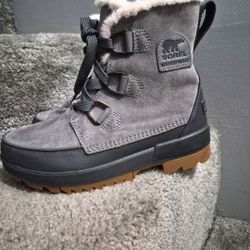 Women's SOREL Shoes Size 9