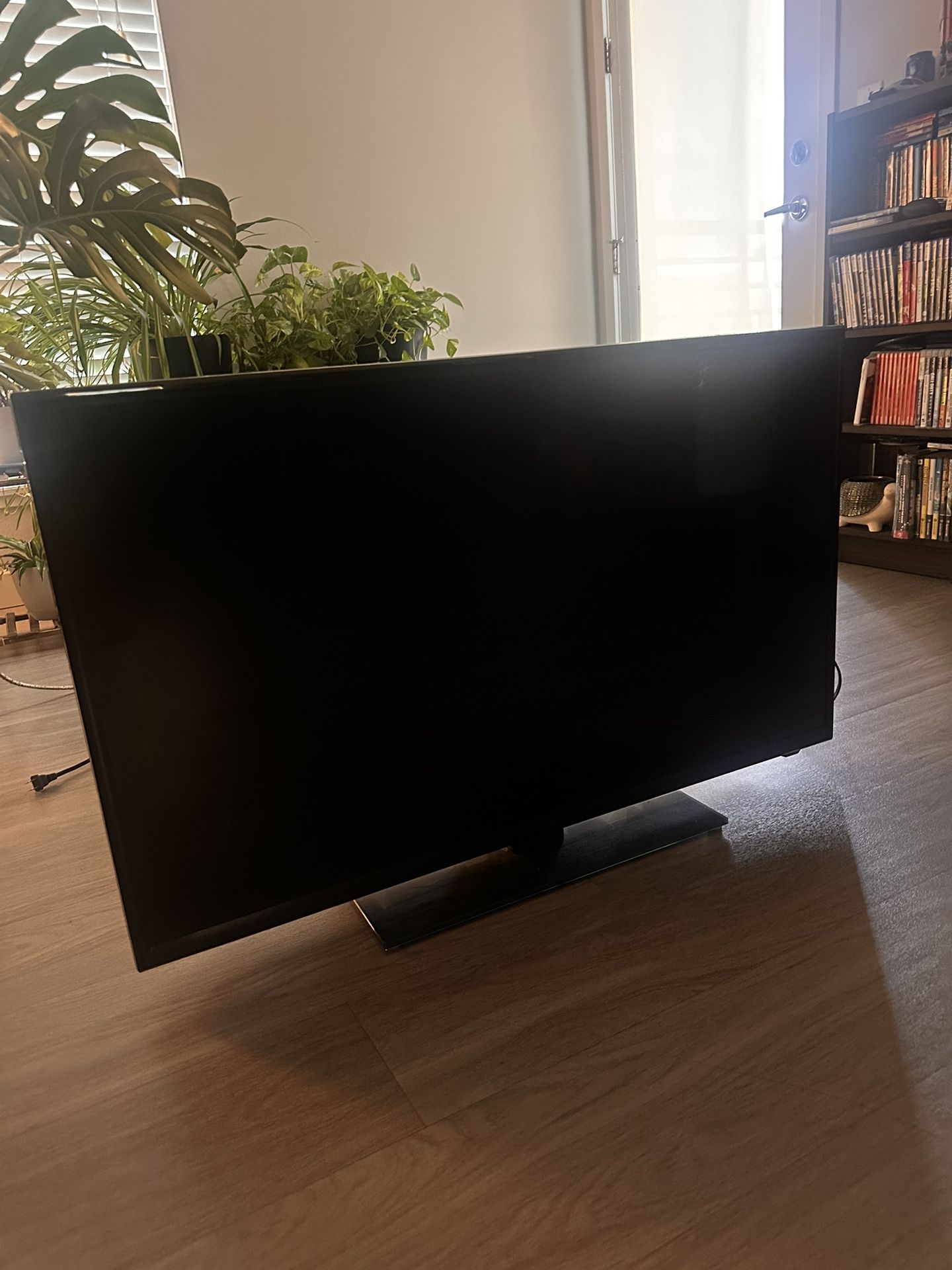 Insignia 40 inch 1080p HD TV
