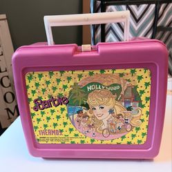Vintage 1988 barbie hollywood pink plastic thermos lunchbox. 