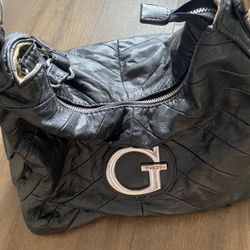GUESS shoulder/handbag, mint condition, travel