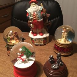 Assorted Christmas Music Boxes / Snow Globes