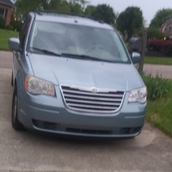 2009 Chrysler Town & Country