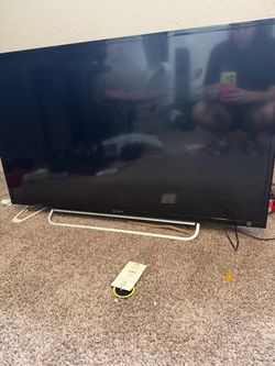 Sony Flat Screen TV with Stand 36 In
