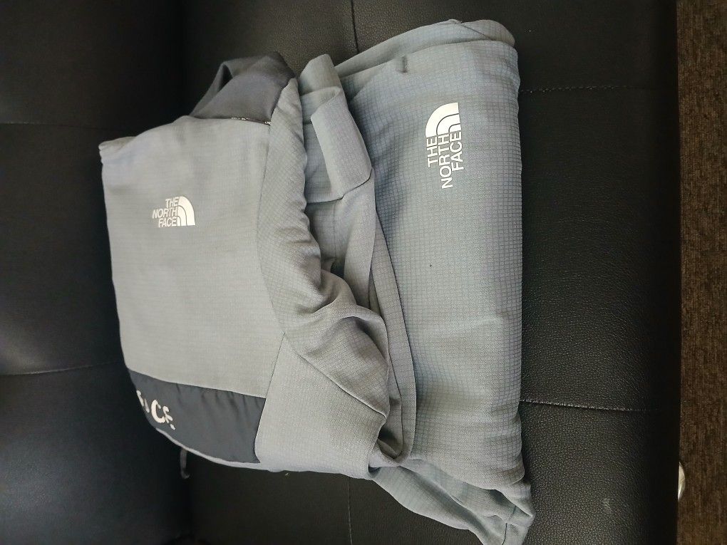 NORTH FACE HOODIE AND SWEAT PANTS