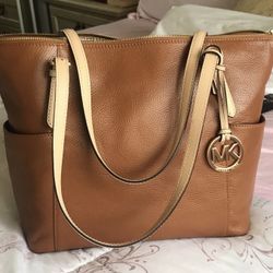 MOTHER’S 🎁 Brown Medium Size Michael Kors Leather Tote> $150