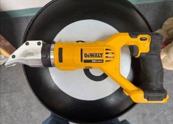 Dewalt Swivel Shear 20v
