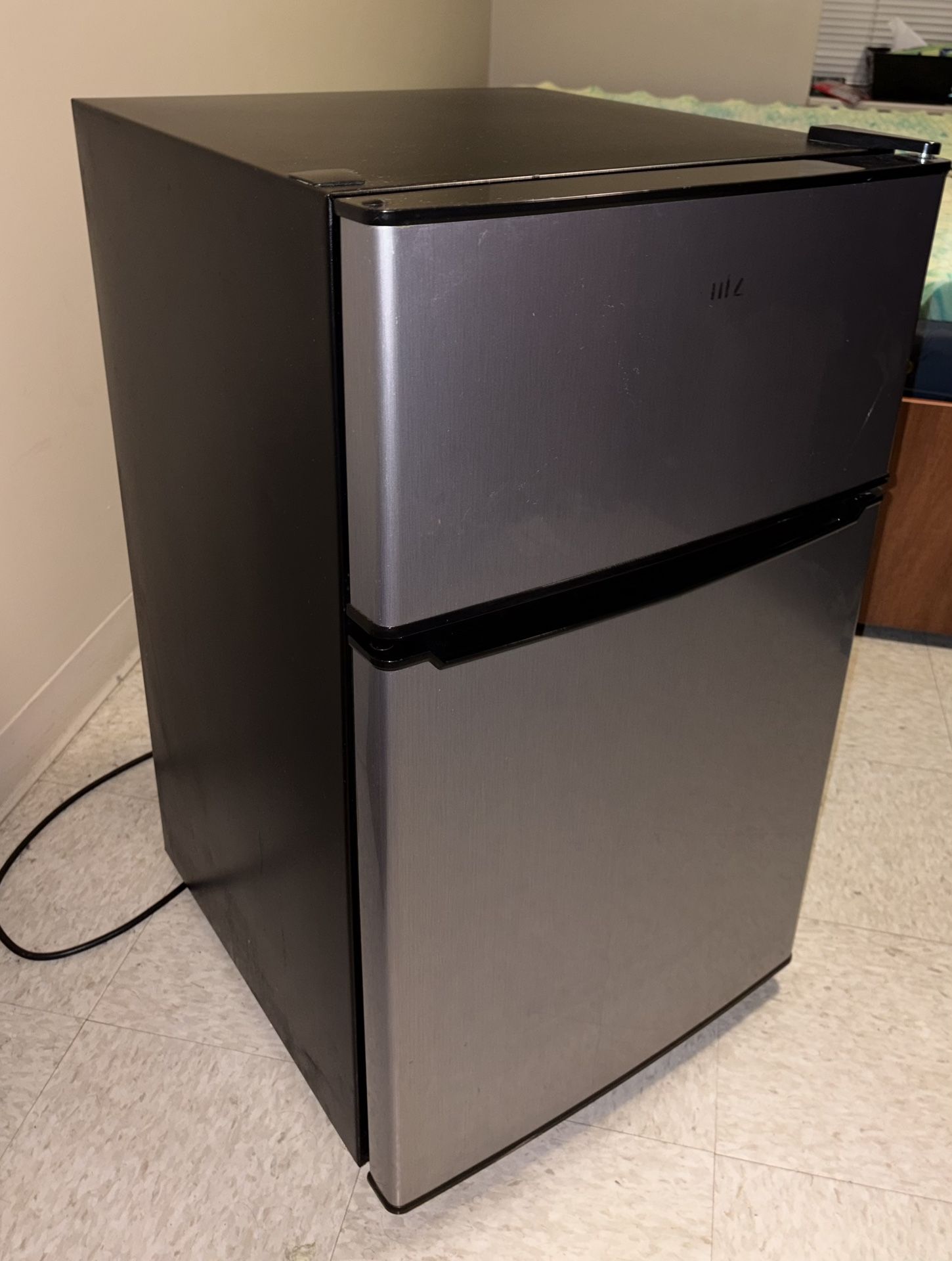 3.1 Cu.ft Mini fridge (Open To Offers)