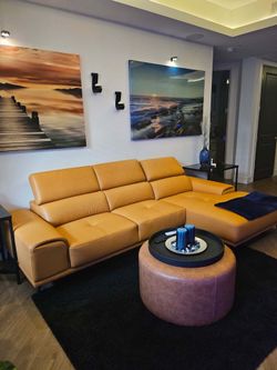 New luxury leather sectional couch / free delivery
