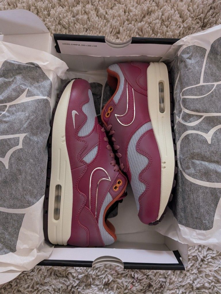 Nike Air Max Patta Size 8