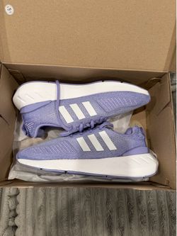 Adidas women’s size 9