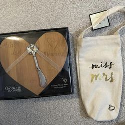 KATE SPADE WINE BAG TOTE AND GLORIOUS OCCASIONS CHEESE BOARD AND SPREADER SET NEW