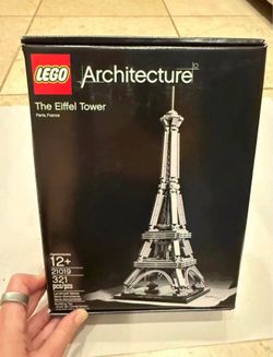 Retired LEGO Architecture Eiffel Tower set (21019)