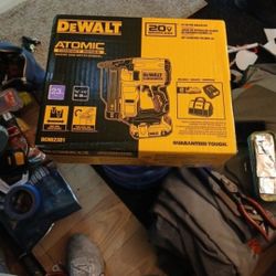 DEWALT 23 GAUGE PIN NAILER KIT