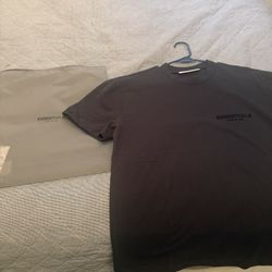 Essential’s t-shirt black