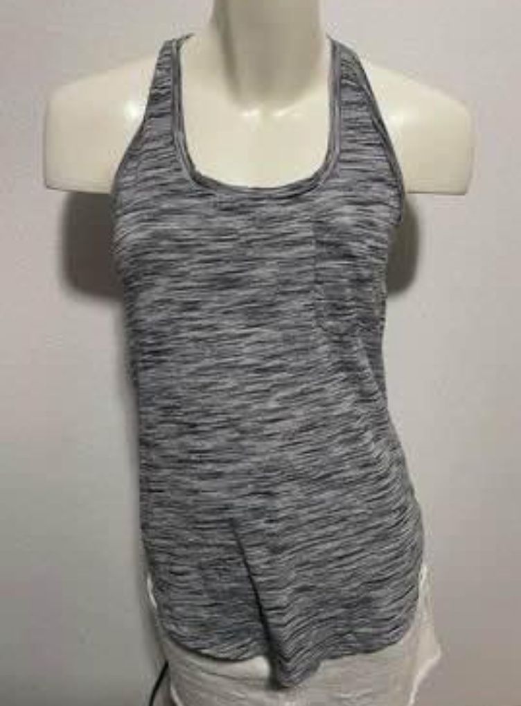 Women’s size 6 lululemon Yogi Racer Back III tank top