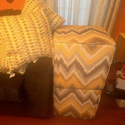 2 Ottomans and 4 Decorative pillows