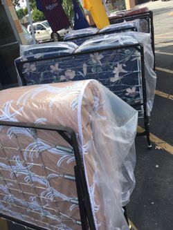 Full size foldable bed