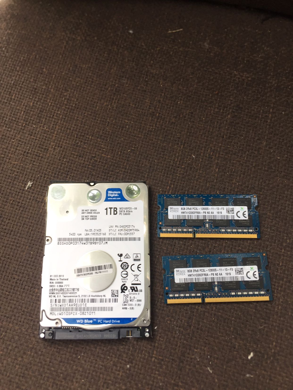 Slim Hardrive 1TB and 16gb Pc3L for Laptop Working Good Window 10 installed