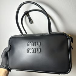 MIU MIU LARGE LEATHER TOP HANDLE BAG