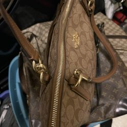 Like New Purse Coach Bag Price Firm 