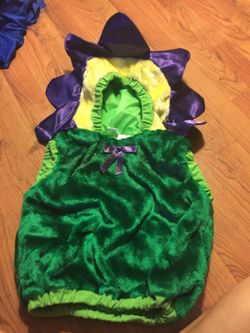 Flower costume size 6-12 months