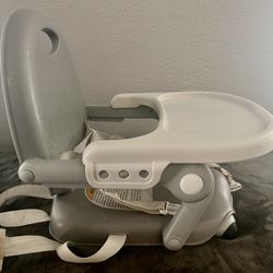 Chicco portable booster seat with tray