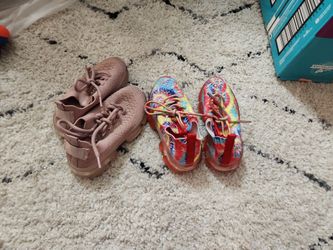Girls Shoes Size 6