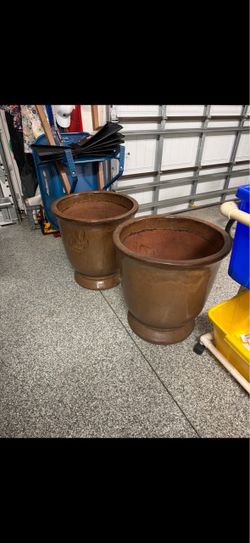 Glazed pots