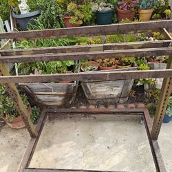 Free Rack With Wheels 