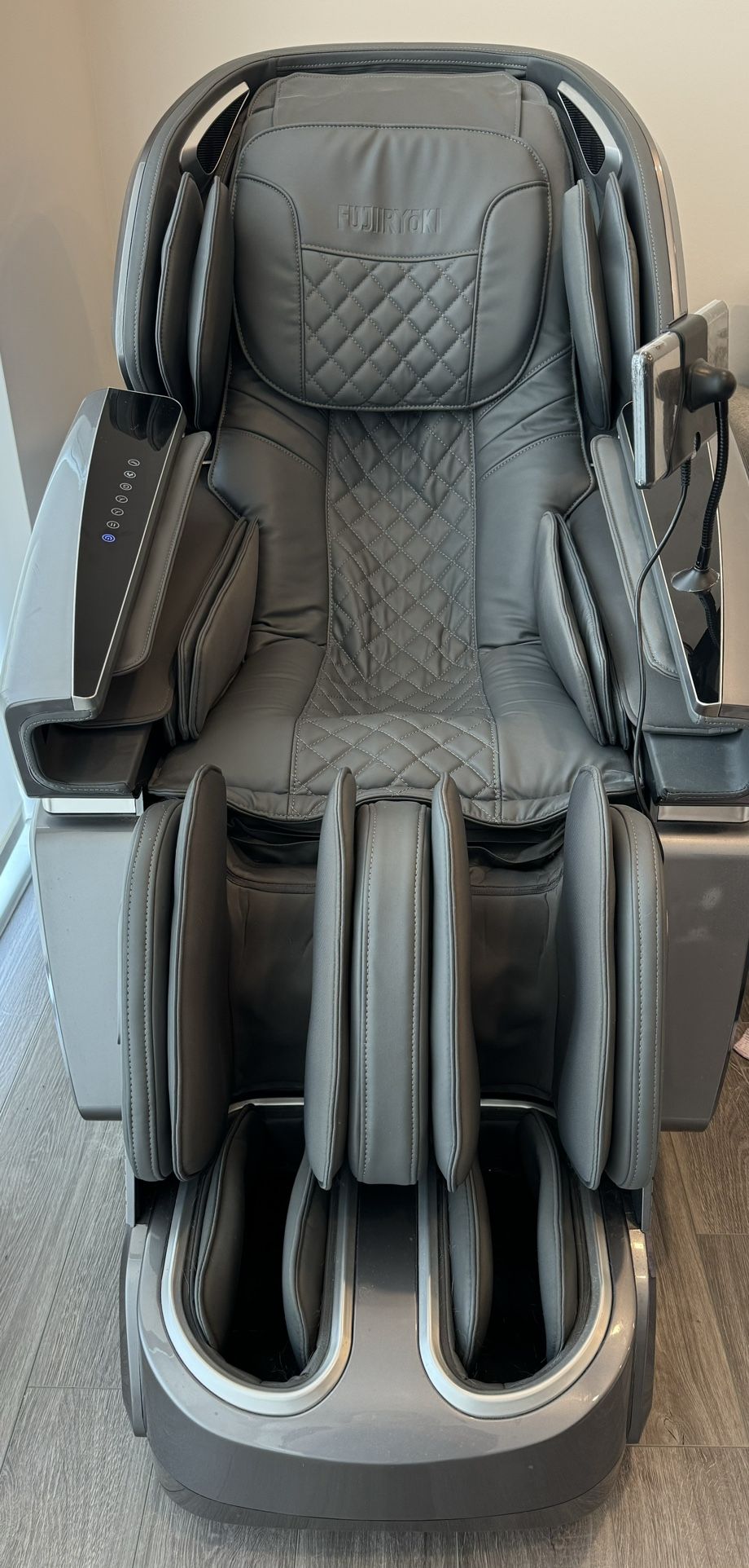 Fuji FJ-8500 Luxury Class AI Technology 4D Massage Chair