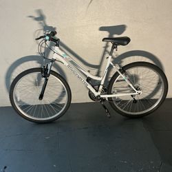 BICYCLE ROADMASTER 18 SPEED SIZE 26 BRAND NEW 