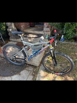 Diamondback racing  V-link mountain bike