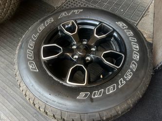 2025 Jeep Wrangler RIMS AND TIRES NEW