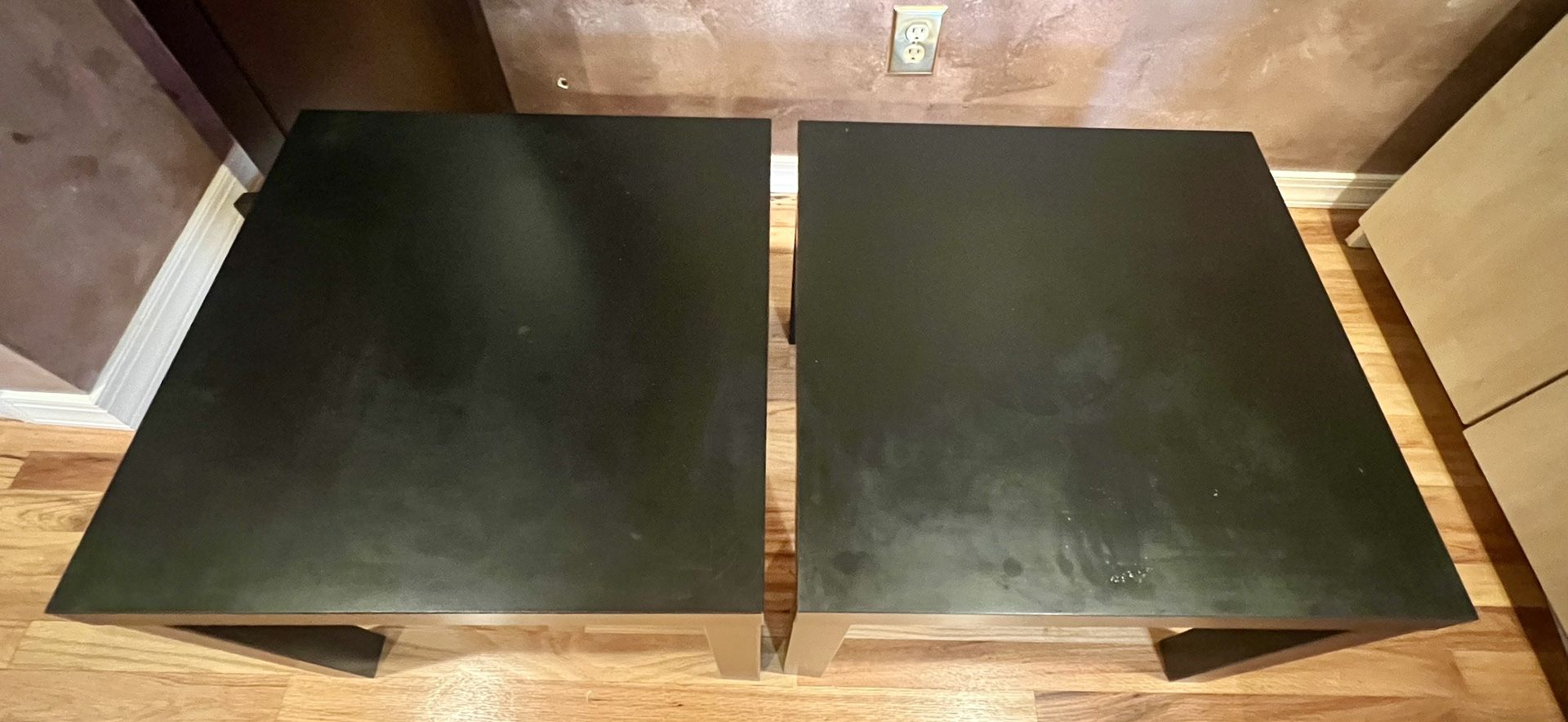 Set Of 2 Black Side Tables