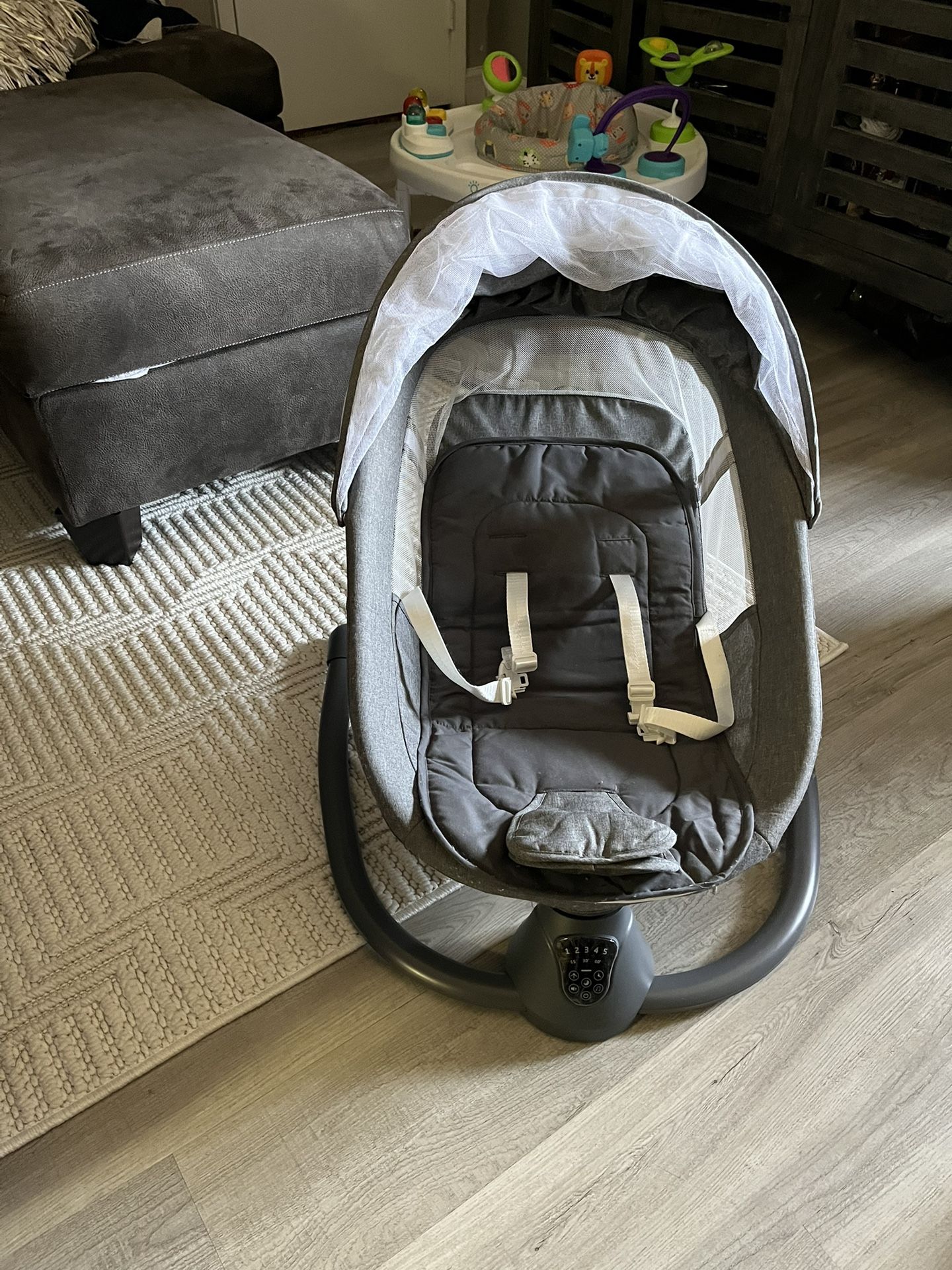 Baby swing