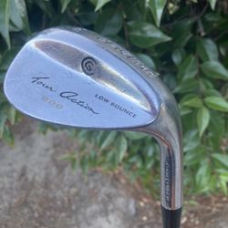 Cleveland 900 Tour Action Sand Wedge