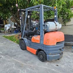 Forklift