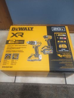 20 v DeWalt XR combo tools
