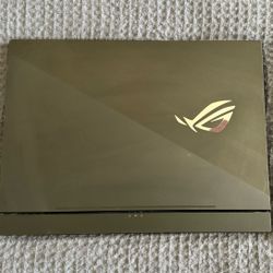 14-inch ASUS Zephyrus S (Windows 11 | 475GB | 16GB RAM)