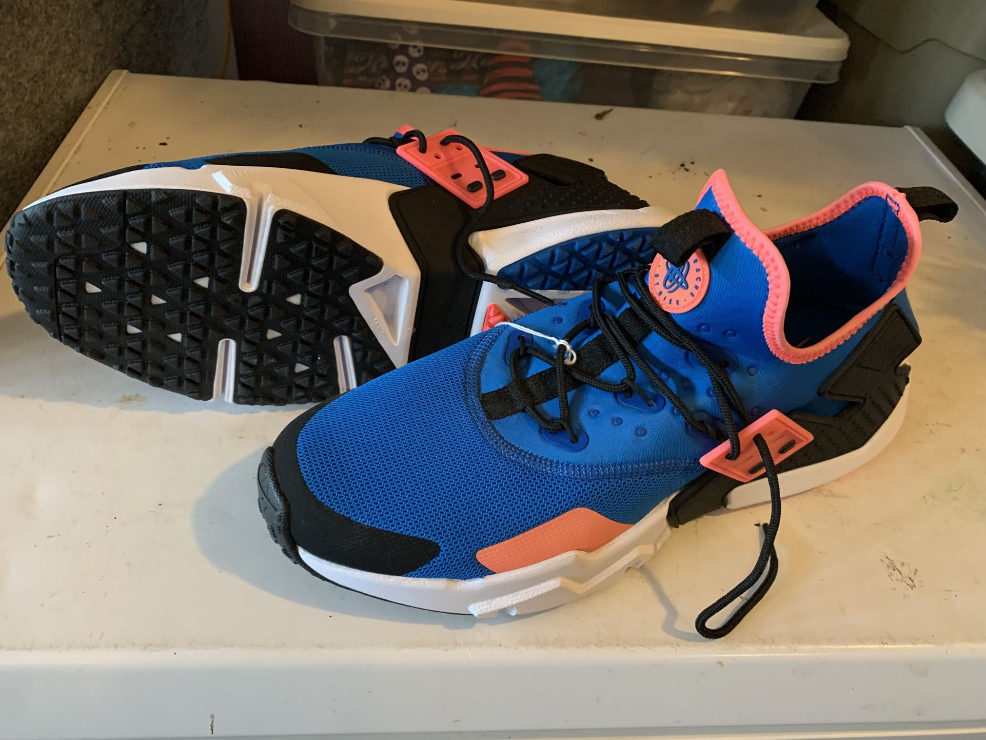 Men Size 13 Nike Haurache Style AH7334-403 Basketball Sneakers W/ Adjustable Laces Pattern